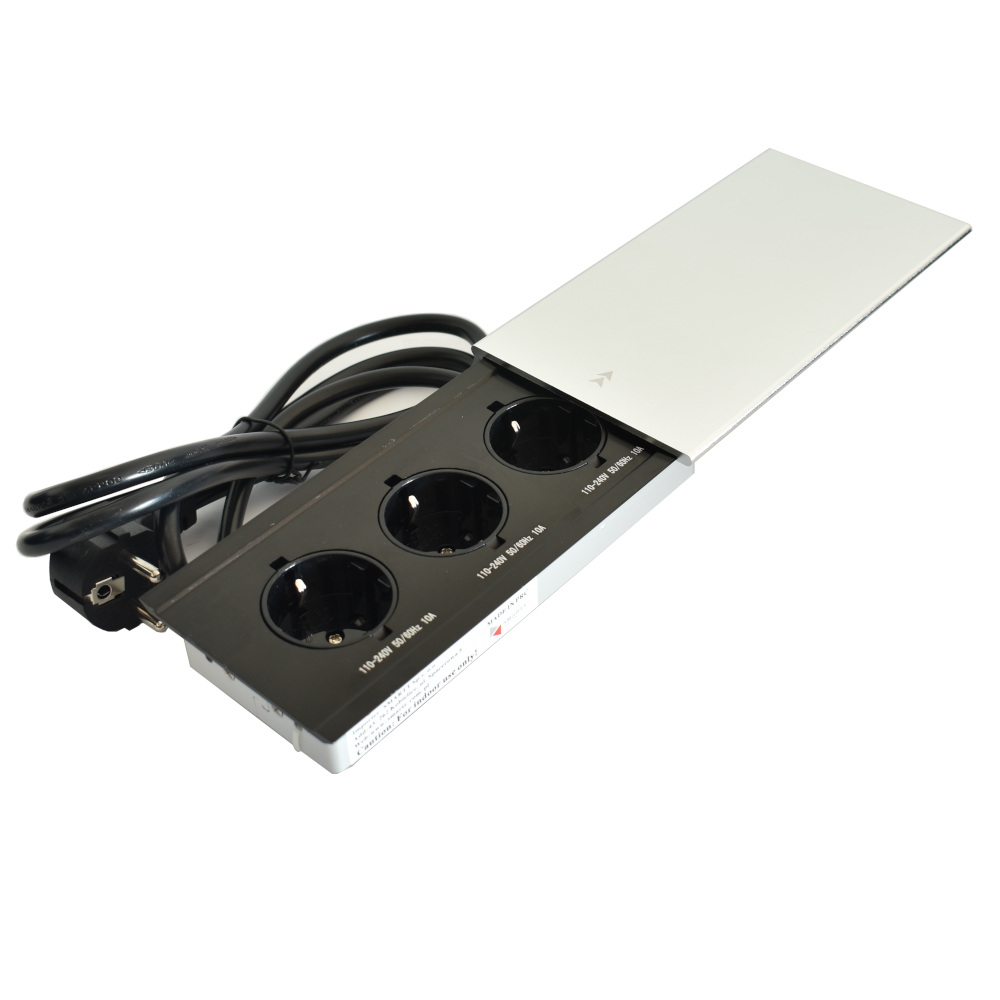 Einbausteckdose mit Schiebedeckel Silber 3 fach