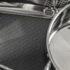 Detailansicht der Oberfläche der Antirutschmatte grau – strukturierte PVC-Matte