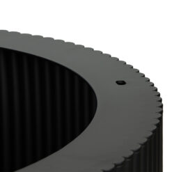 Set aus zwei mattschwarzen Metall-Tischgestellen mit geriffelter Oberfläche, bestehend aus Small (Durchmesser 30 cm, Höhe 49,5 cm) und Big (Durchmesser 60 cm, Höhe 33,5 cm). Modernes Design mit rutschfesten Kunststofffüßen.