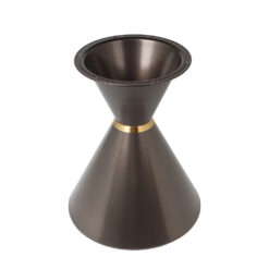 Braunes Metall-Tischgestell (Small) Stilvolles braunes Tischgestell in der Größe Small, gefertigt aus langlebigem Metall, mit warmem, gemütlichem Look und praktischem Gold-Detail.