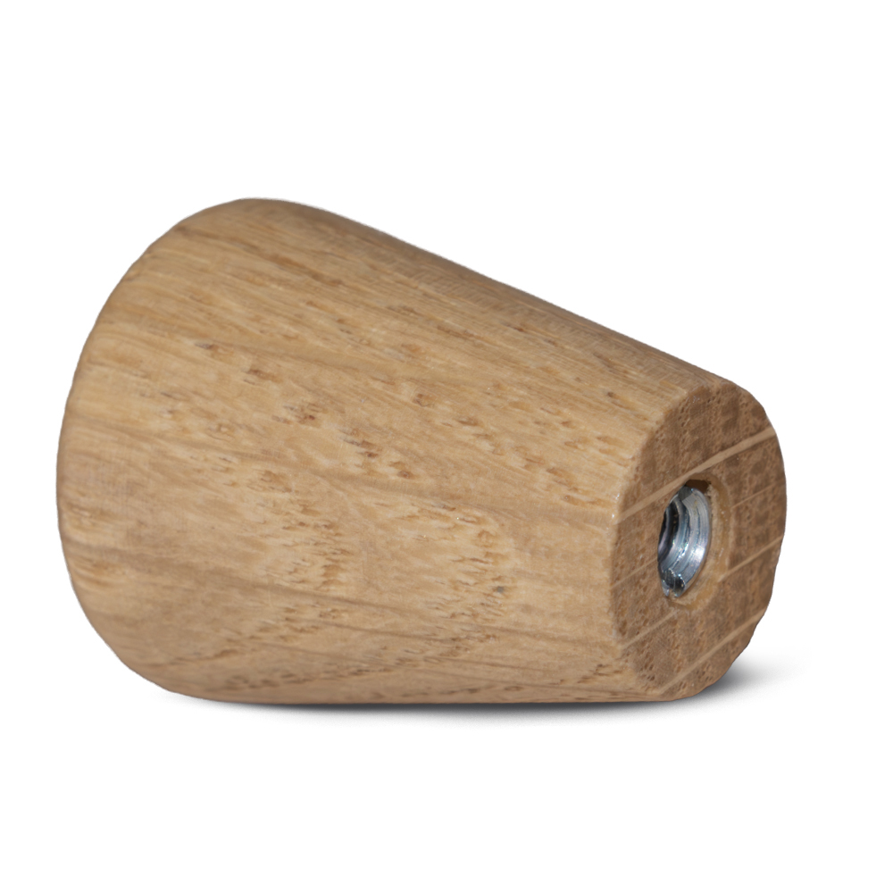 Hochwertiger Möbelknopf aus langlebigem Eichenholz mit natürlicher Oberfläche.