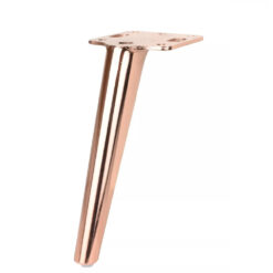 Kupferfarbener Möbelfuß mit kegelförmigem, konisch zulaufendem Schaft und quadratischer Befestigungsplatte, aufgenommen in leichter Front–Seitenperspektive vor weißem Hintergrund.