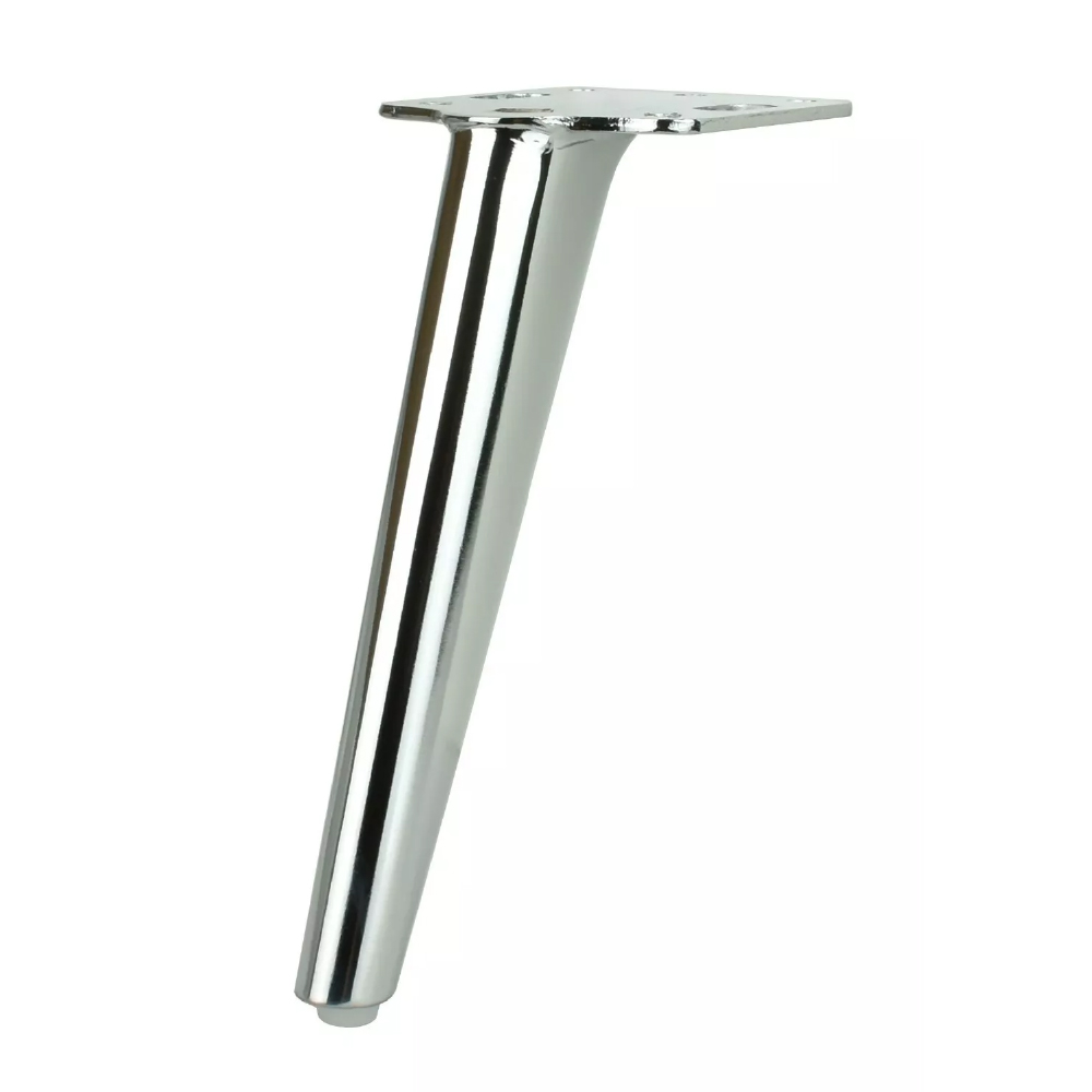 Verchromter Möbelfuß in frontaler Perspektive von oben, fokussiert auf die glatte konische Form und die quadratische Befestigungsplatte.