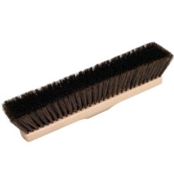 Schwarze Bürste mit Holzgriff