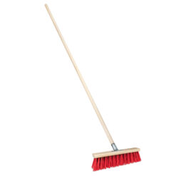 Straßenbesen mit Holzstiel