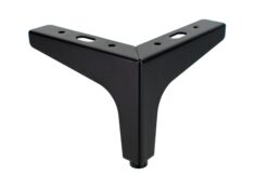 Moderne schwarze Möbelbeine 10 cm montiert unter einer Couch im Wohnzimmer