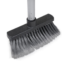 Langstielbesen mit PET-Borsten für alle gängigen Hartböden