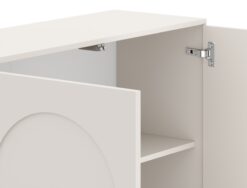 Offener Schrank mit Regalboden