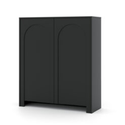 Geöffnete Türen der schwarzen hohen Kommode Arco 2D zeigen die Ablagefächer.