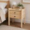 Design Nachtkonsole aus Holz Natur für das Schlafzimmer