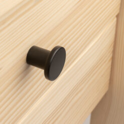 Nachttisch Schubladen mit schwarzen Rundgriffen
