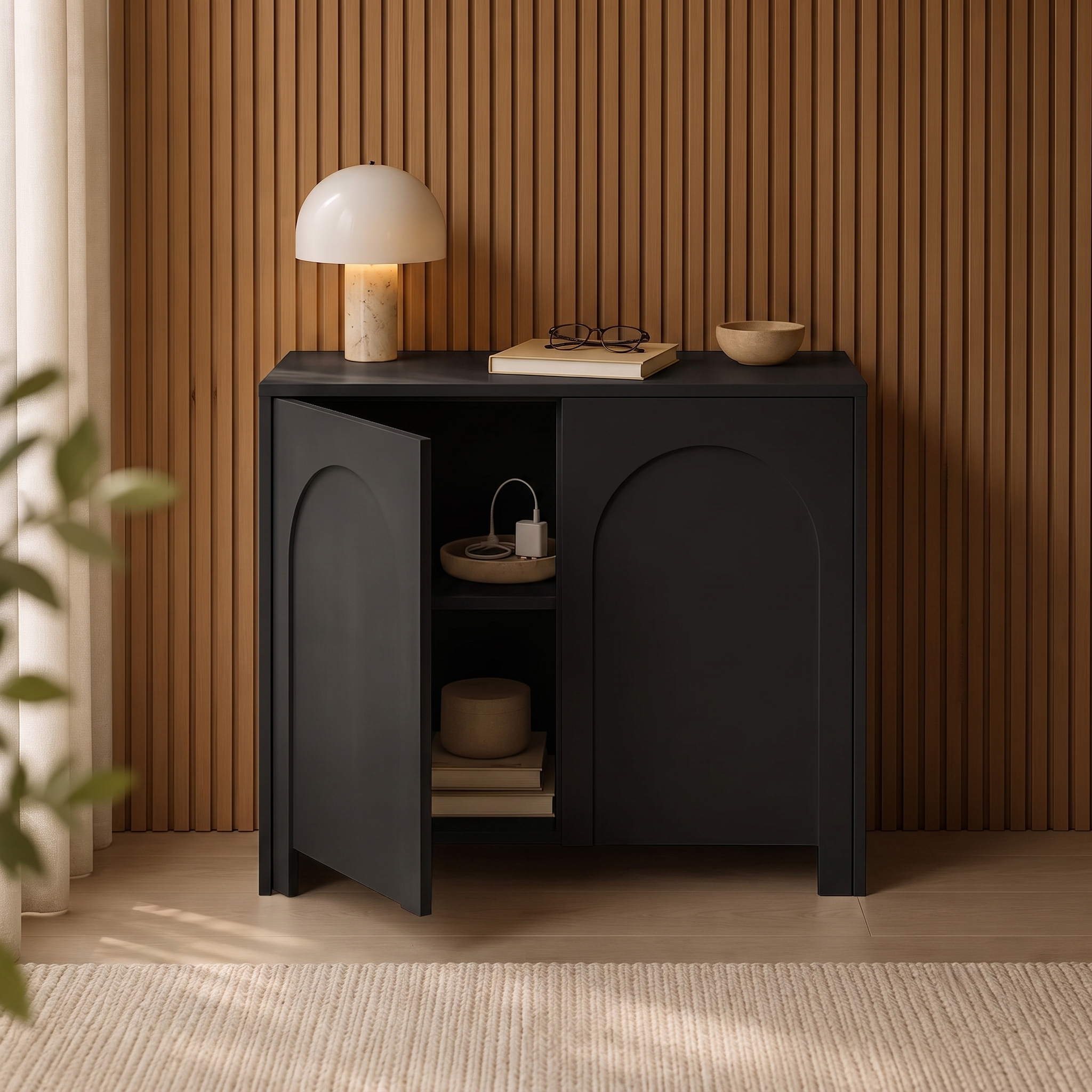 Detail der matten Oberfläche und hochwertigen ABS-Kanten des Sideboards Vento Schwarz.